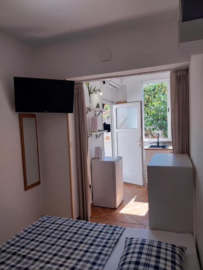 Apartmani Bonavia イェルサ エクステリア 写真